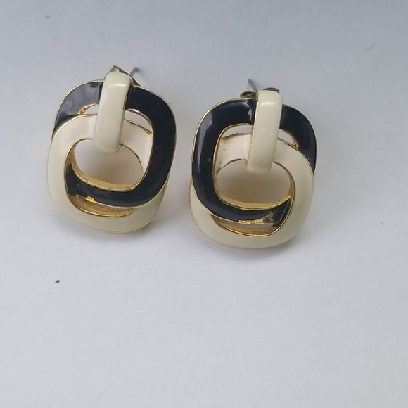 Jewelry 3 pairs of post earrnings - Picture 4 of 7